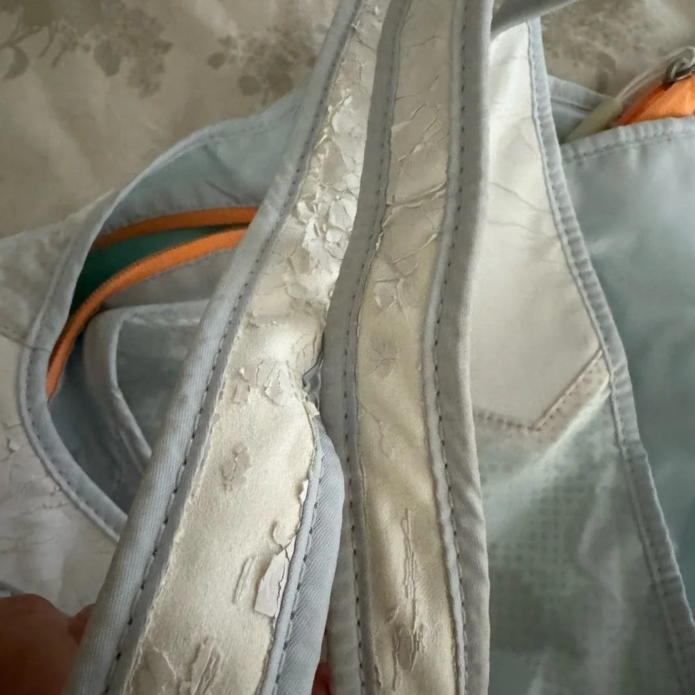Nike Active Women's Gym Large Club Shoulder Bag. - Picture 4 of 6
